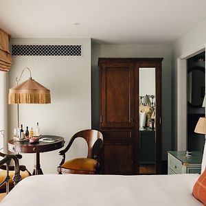 Kamer met een King Size Bed
